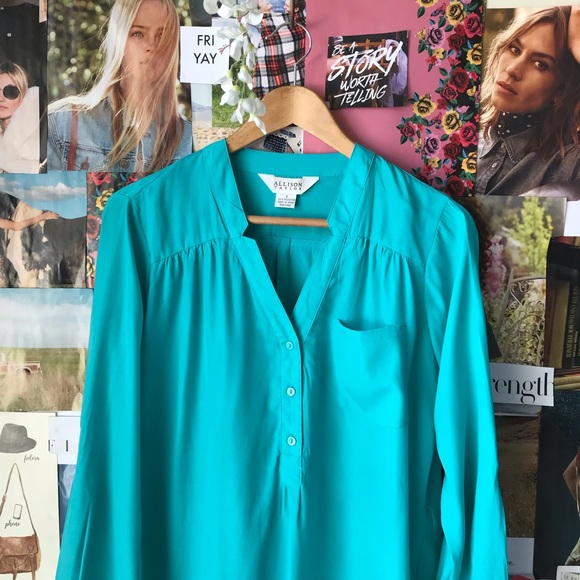 Allison Taylor Teal Blouse - Picture 2 of 5